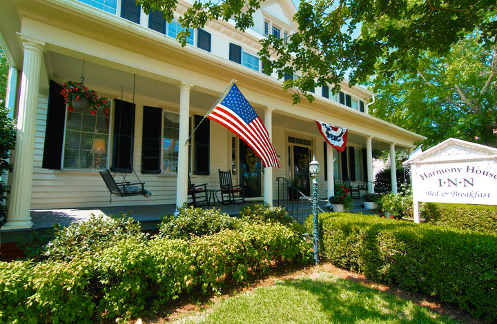 <br /><b>Warning</b>: Undefined variable $page_no in <b>/home2/laymanne/public_html/projects.php</b> on line <b>609</b><br />Galley Stores and Marina Harmony House Inn Photo